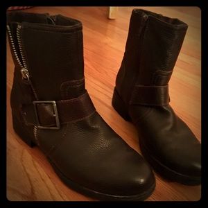 Women’s Clarks brown zip Moto boots